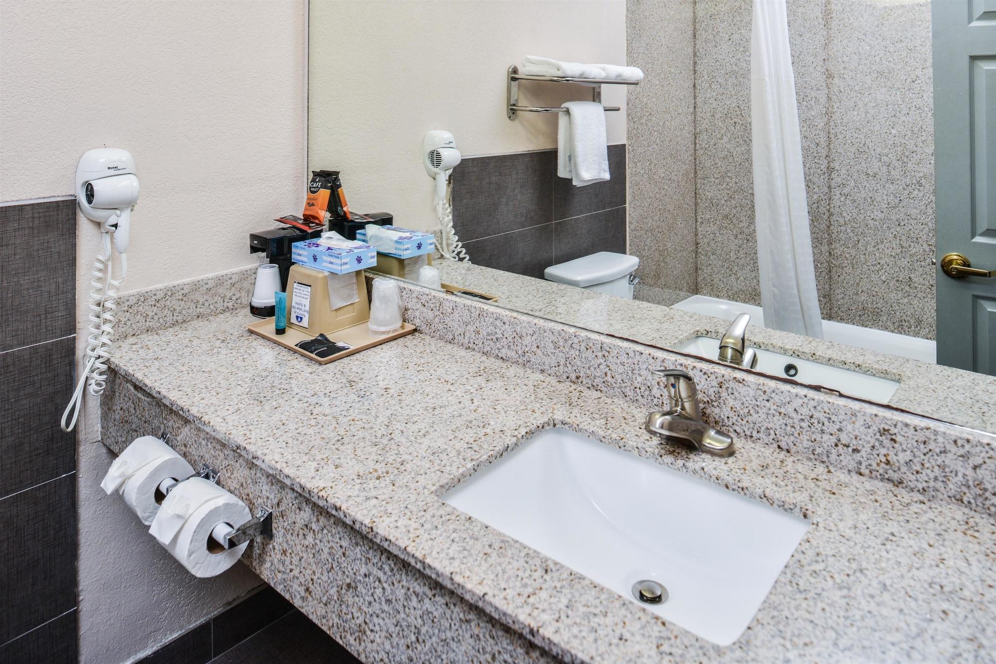 Americas Best Value Inn And Suites Houston Fm 1960 Buitenkant foto