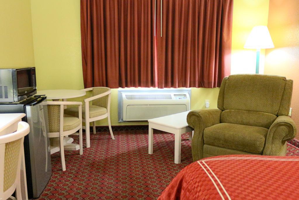 Americas Best Value Inn And Suites Houston Fm 1960 Buitenkant foto