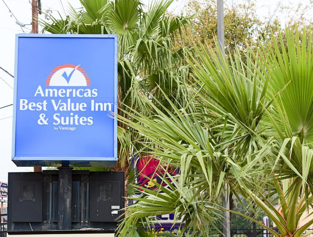 Americas Best Value Inn And Suites Houston Fm 1960 Buitenkant foto