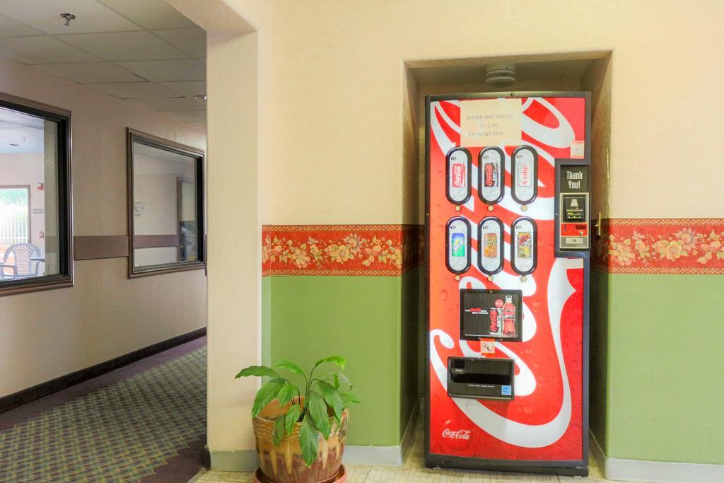 Americas Best Value Inn And Suites Houston Fm 1960 Buitenkant foto