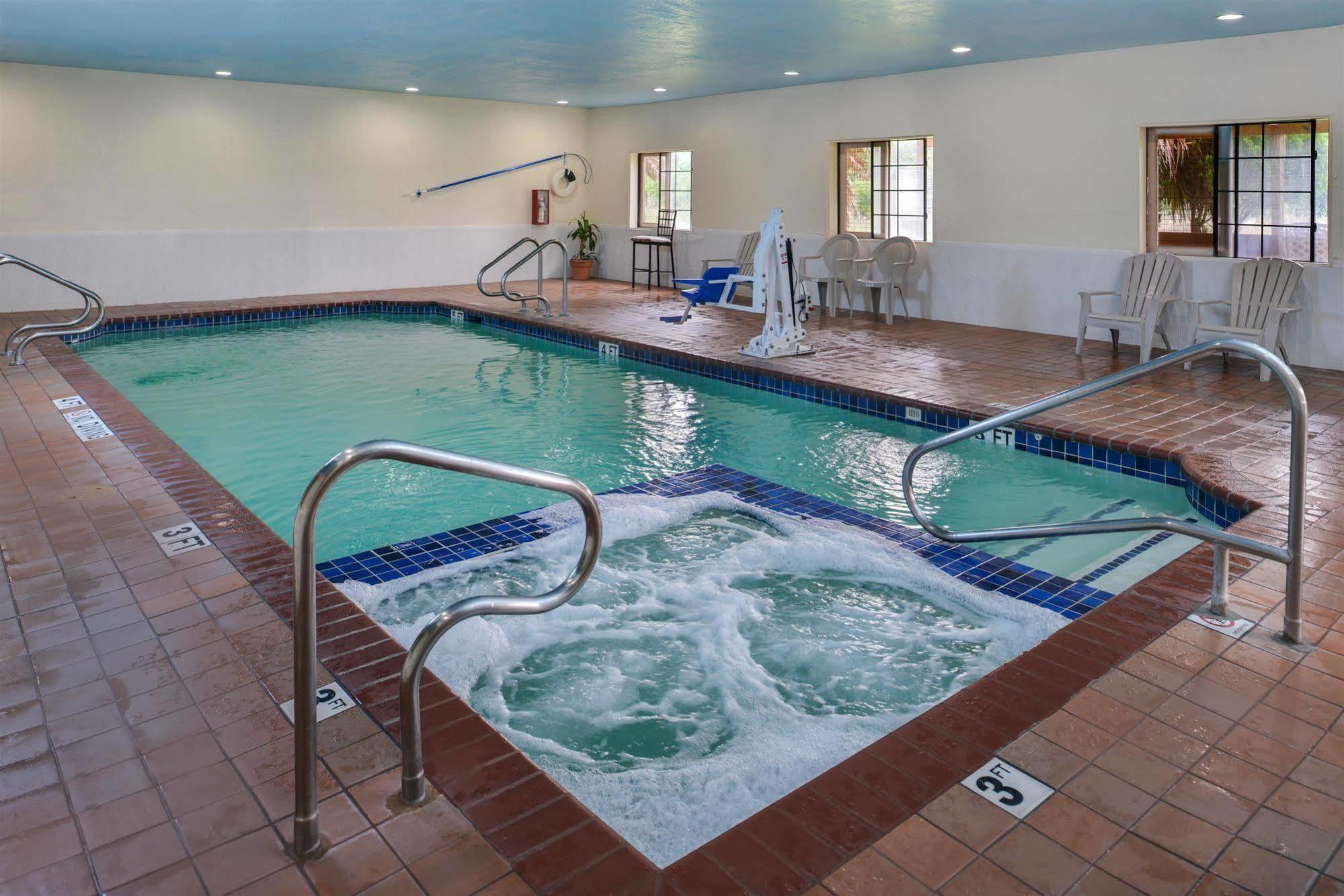 Americas Best Value Inn And Suites Houston Fm 1960 Buitenkant foto